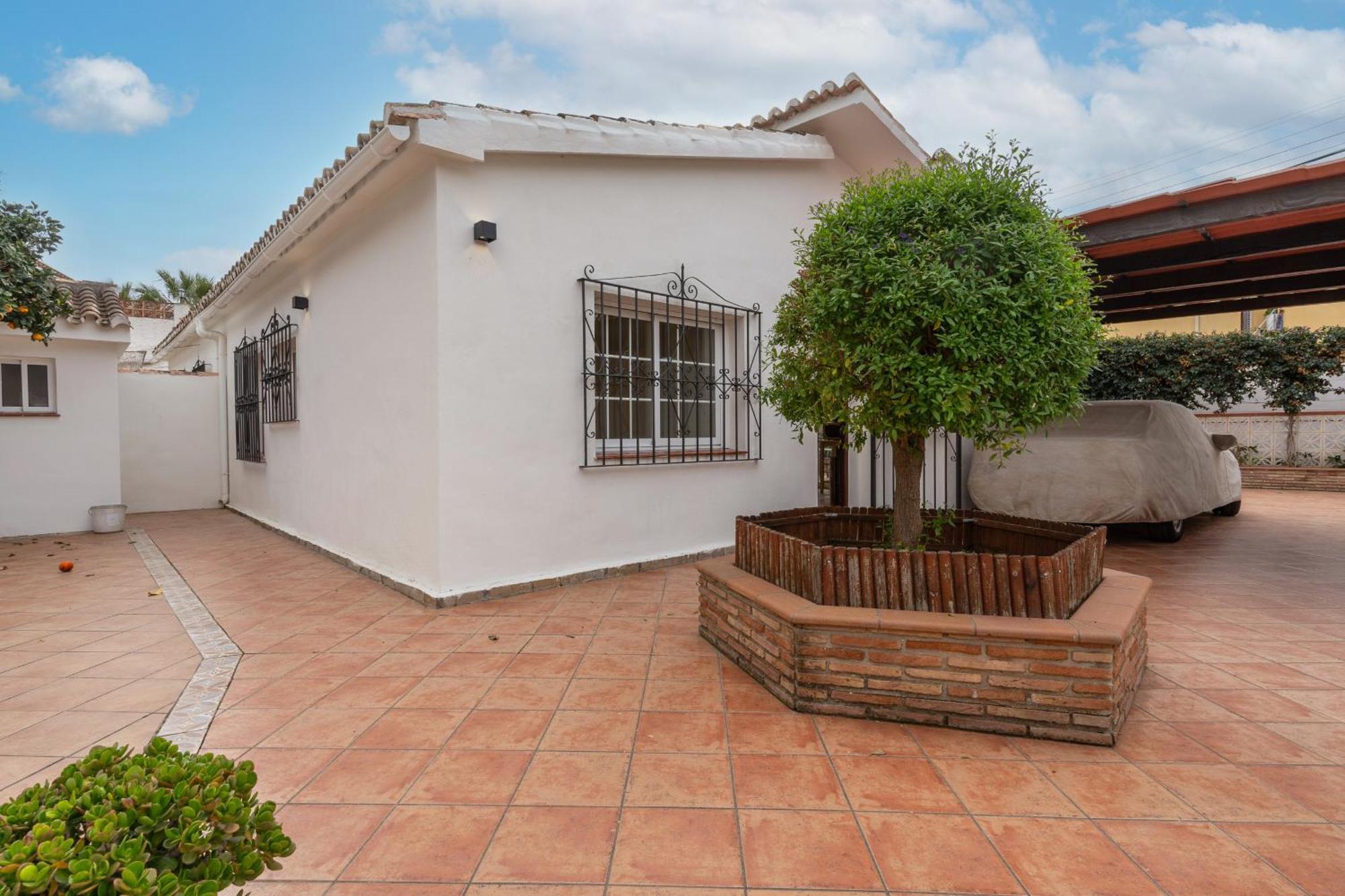 Charming Two Bedroom House Close To The Sea *